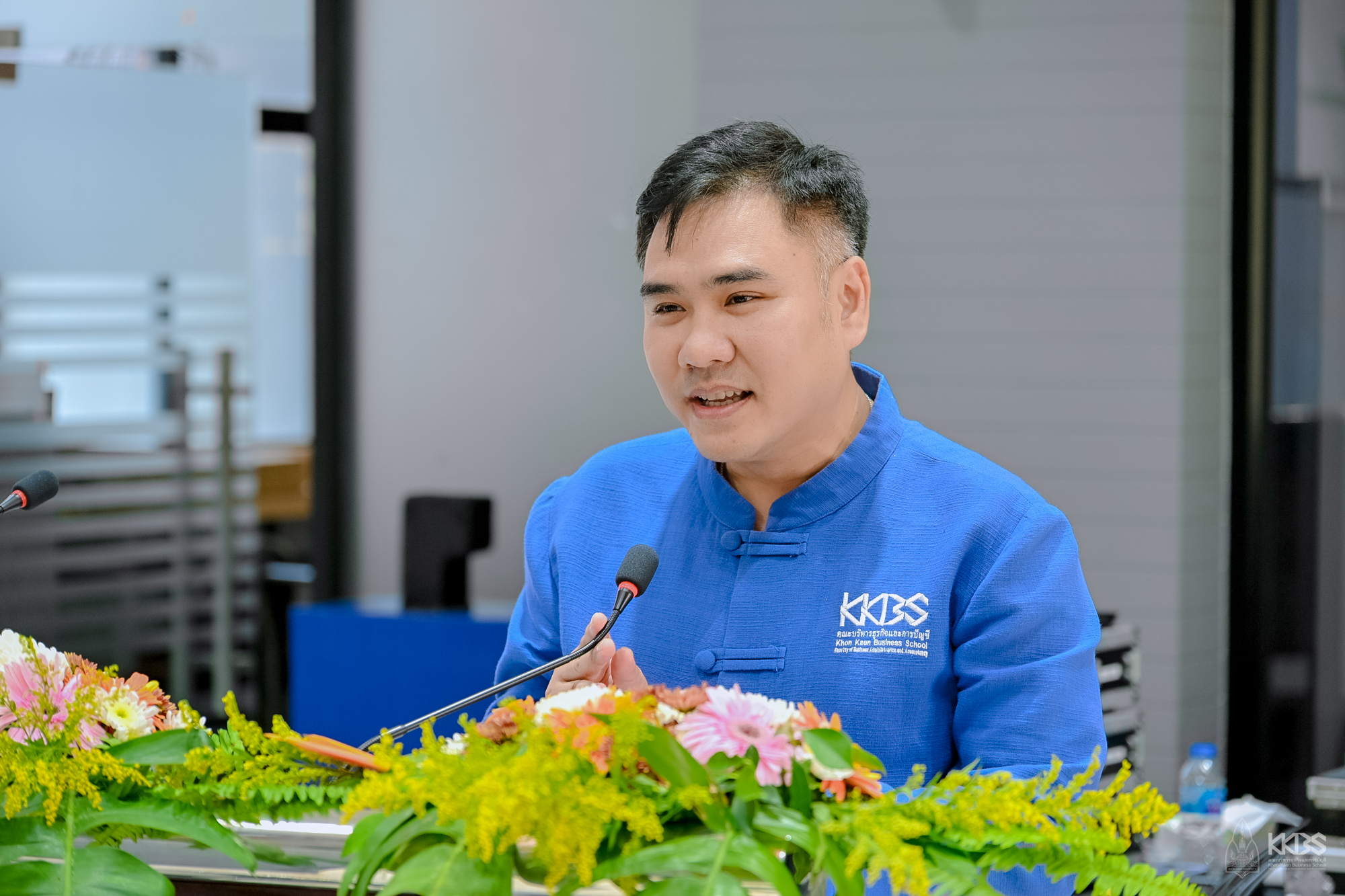 สถาปนา 13