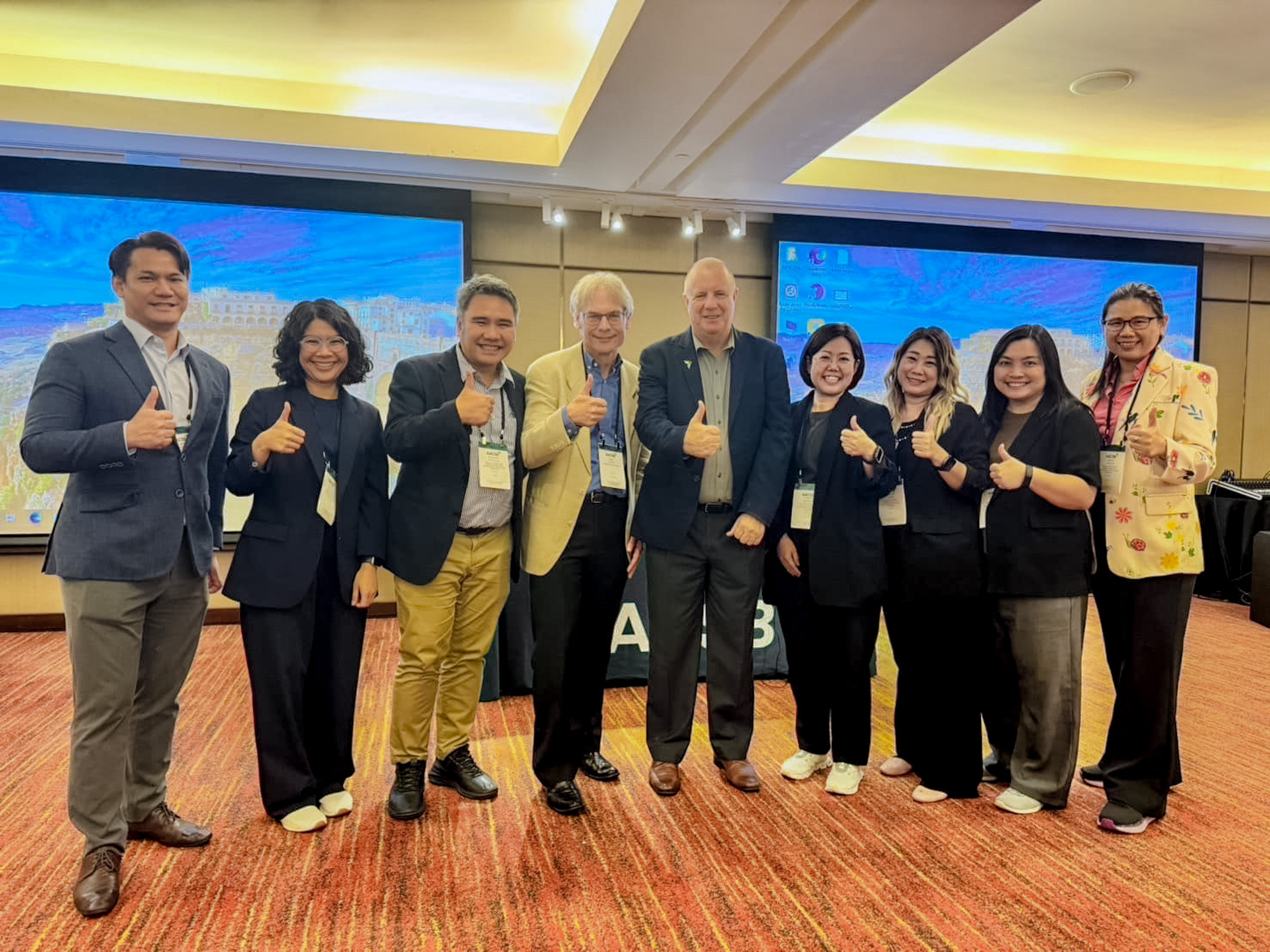 ผู้บริหารประชุม AACSB-19