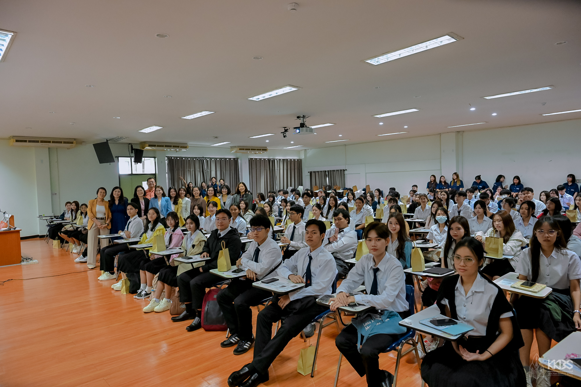 20062025_ปฐมนิเทศนักศึกษา ป.ตรี 2568-582