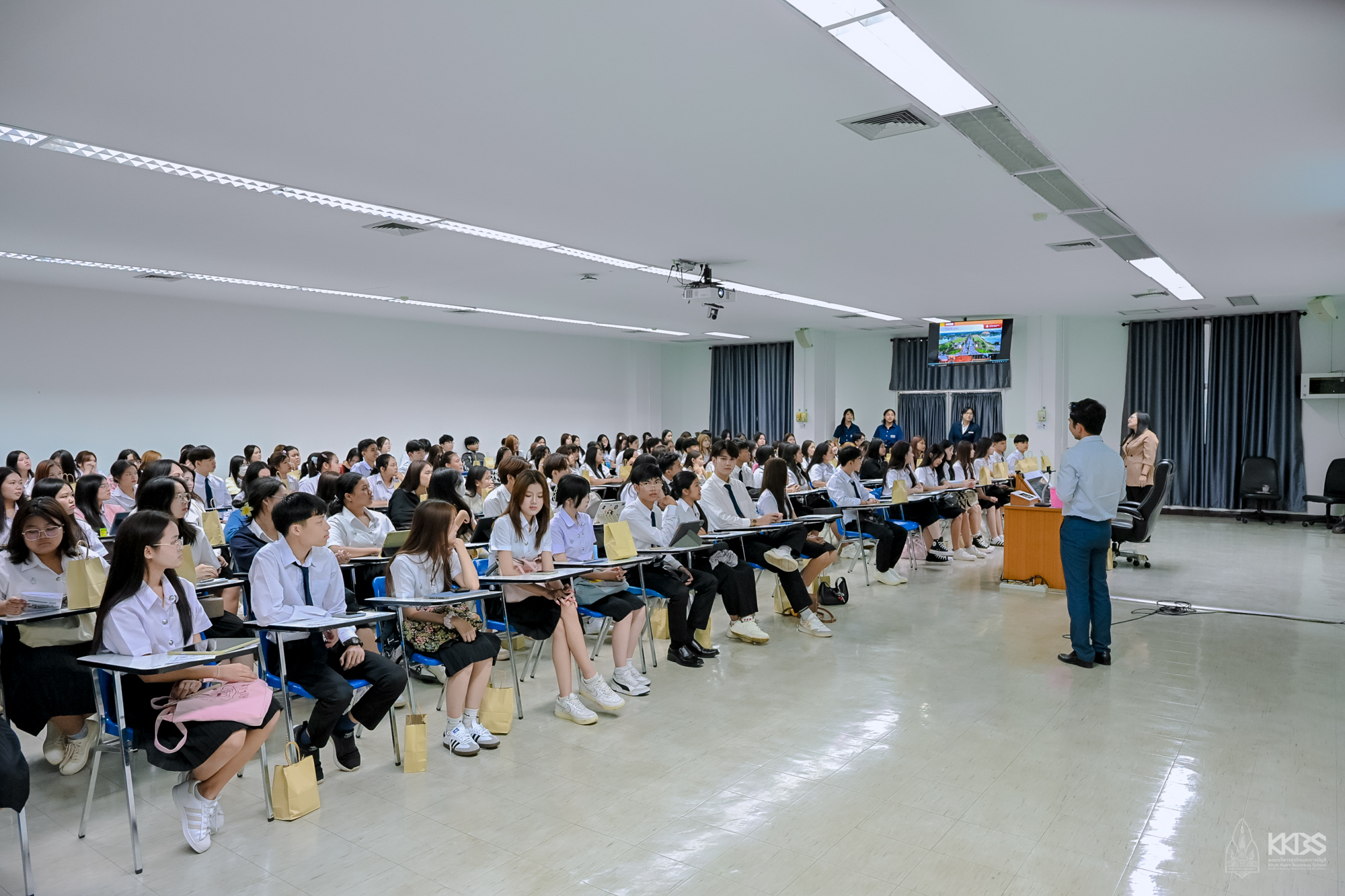 20062025_ปฐมนิเทศนักศึกษา ป.ตรี 2568-729